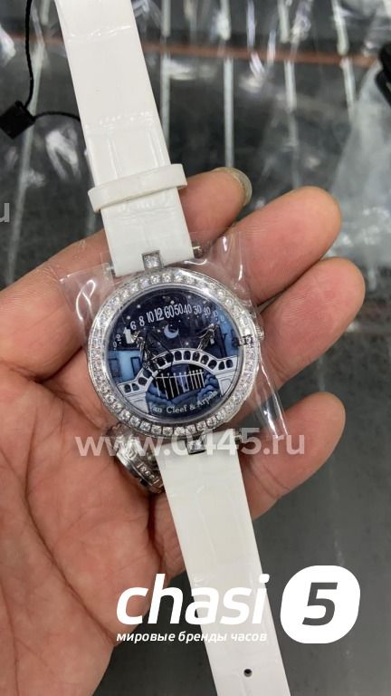 Часы Van Cleef & Arpels (15555) Часы Van Cleef & Arpels (15555)